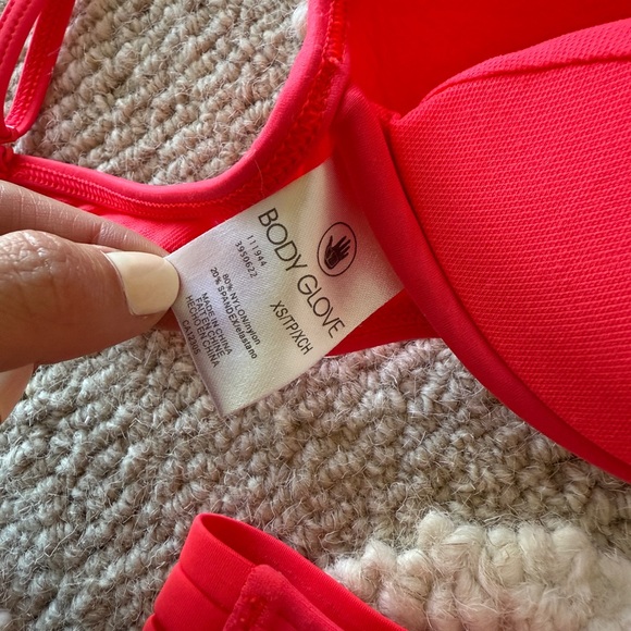 Bikini - Picture 4 of 4